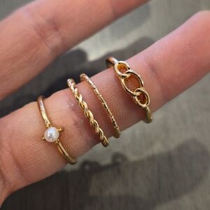 💙 4 Pcs Set Of Elegant Gold-Tone Stacking Dainty Rings Set C